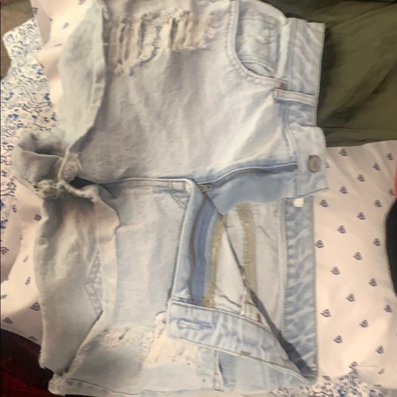 🍍Light blue denim shorts🍍 - Picture 2 of 4